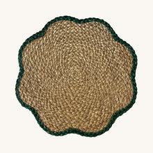 Load image into Gallery viewer, GISELA GRAHAM GREEN TRIM SEAGRASS FLOWER SHAPE PLACE MAT