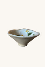 Load image into Gallery viewer, GISELA GRAHAM STONEWARE SNACK BOWL-MEADOW/YELLOW FLOWERS