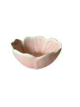Load image into Gallery viewer, GISELA GRAHAM DUSKY PALE FLOWER SHAPED MINI BOWL
